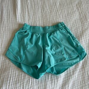 Lululemon Hotty Hot Low-Rise Lined Short 4", Size 4, teal